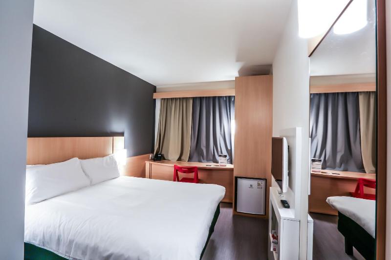 Ibis Sinop image