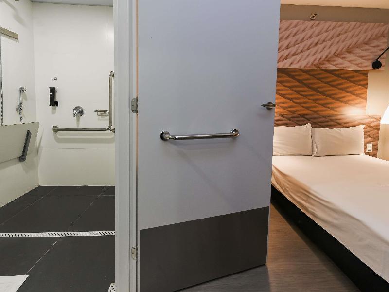 ibis Jacarei — photo 43