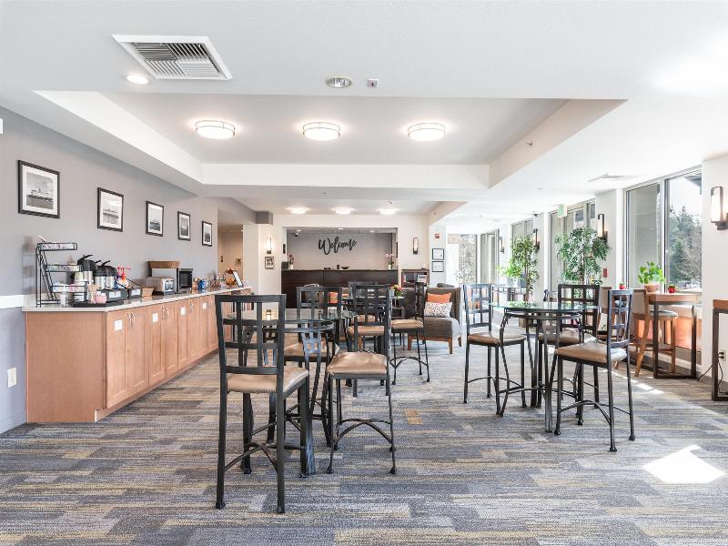 Marshall Suites Bainbridge Surestay Collection Bw image
