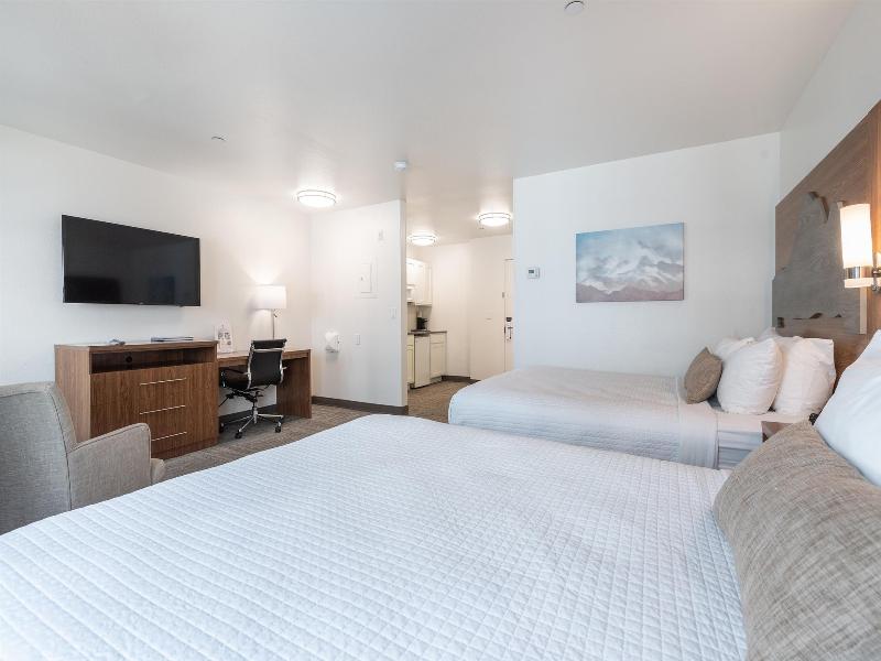 Marshall Suites Bainbridge Surestay Collection Bw image