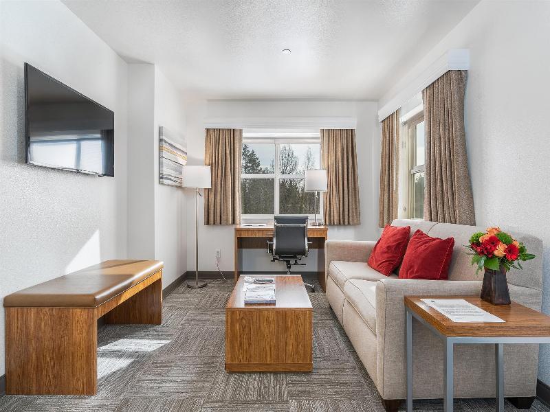 Marshall Suites Bainbridge Surestay Collection Bw image