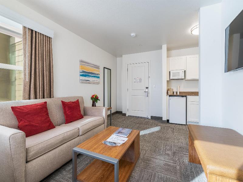 Marshall Suites Bainbridge Surestay Collection Bw image