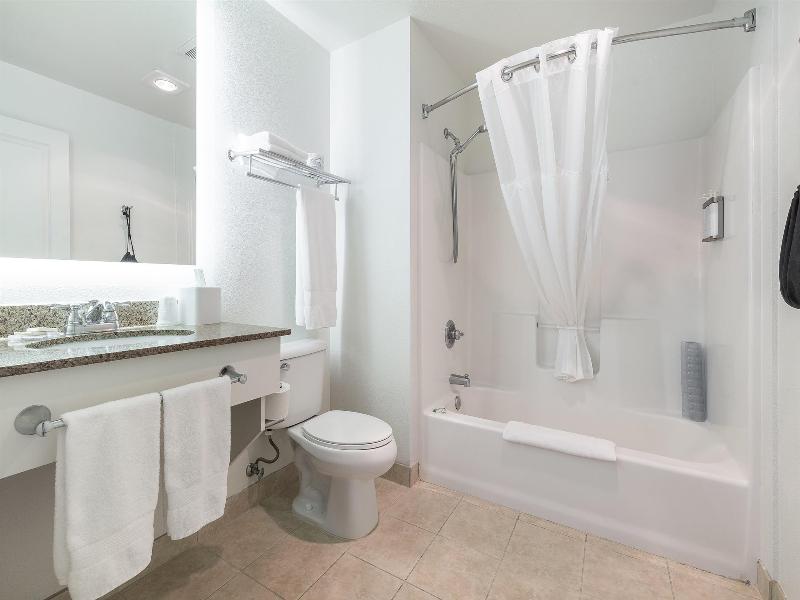Marshall Suites Bainbridge Surestay Collection Bw image