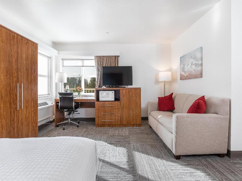 Marshall Suites Bainbridge Surestay Collection Bw image