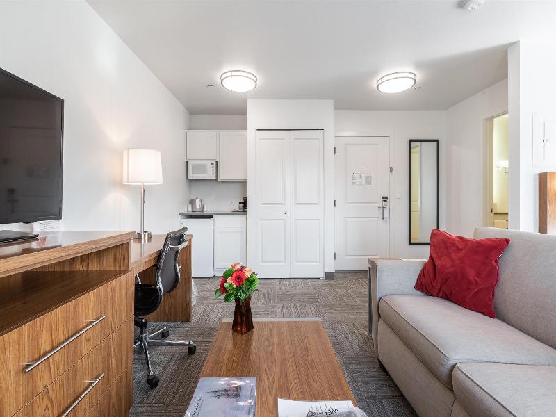 Marshall Suites Bainbridge Surestay Collection Bw image