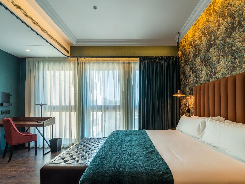 room detail thumbnail 1