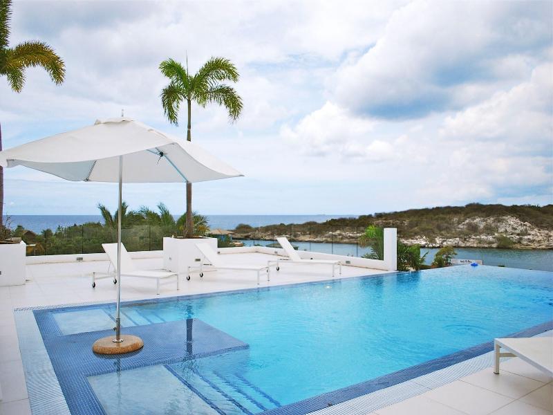 Piscadera Harbour Village image