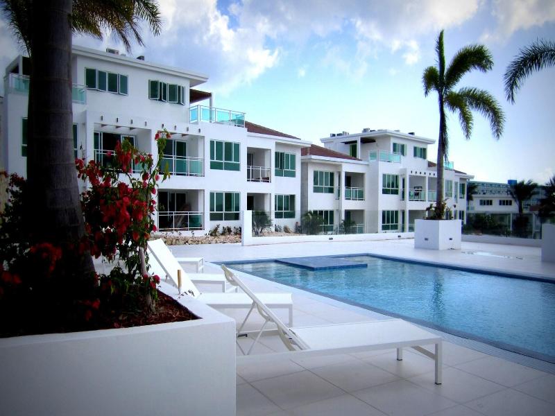 Piscadera Harbour Village image