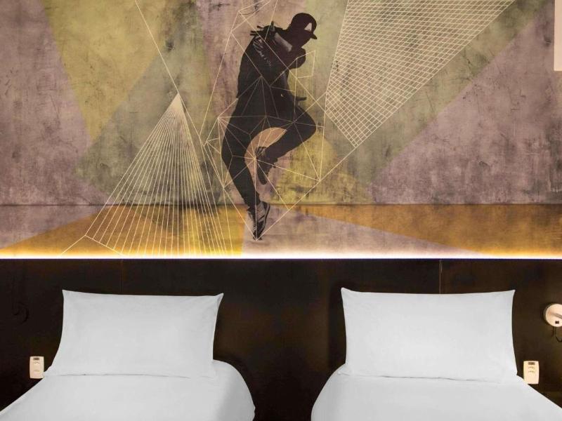 Ibis Styles Taubate image