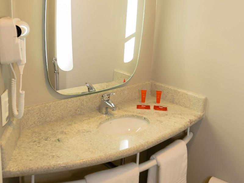 Ibis Budget Lorena image
