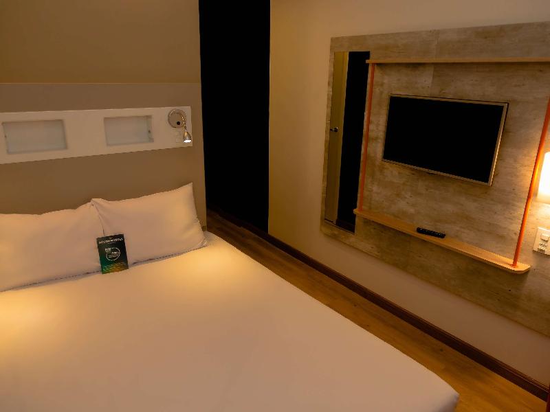 Ibis Budget Lorena image