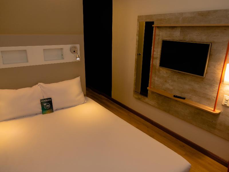 Ibis Budget Lorena image