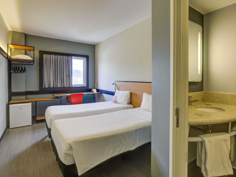 ibis Rio de Janeiro Nova America image