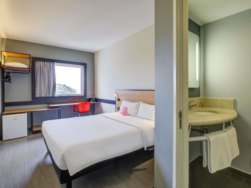 ibis Rio de Janeiro Nova America image