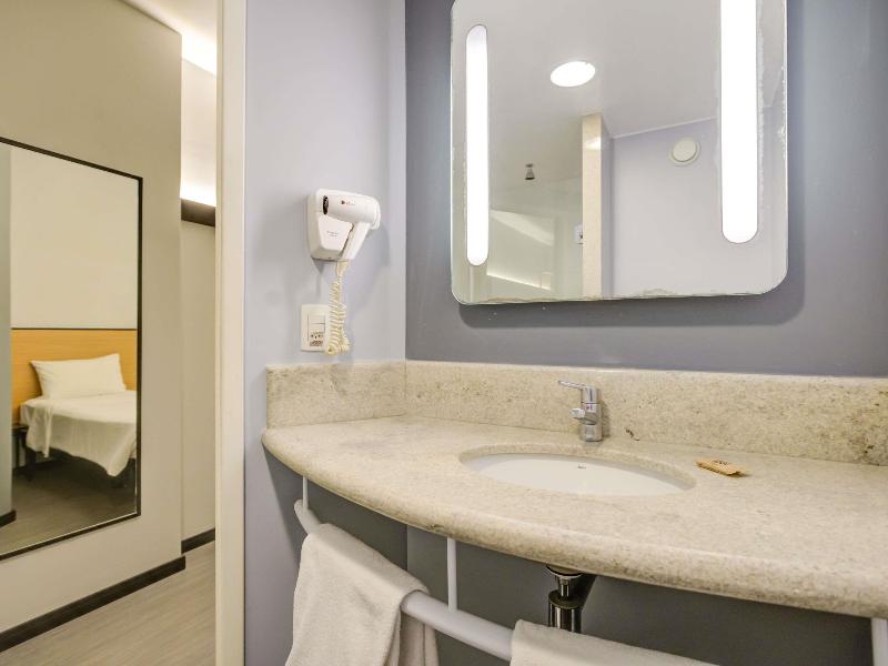 ibis Rio de Janeiro Nova America image