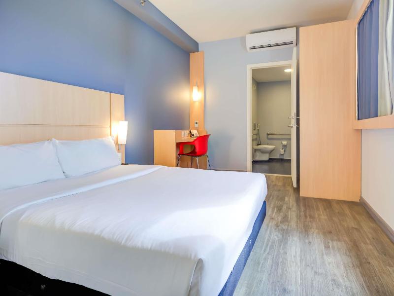 ibis Rio de Janeiro Nova America image