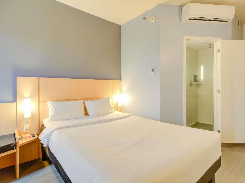 ibis Rio de Janeiro Nova America image