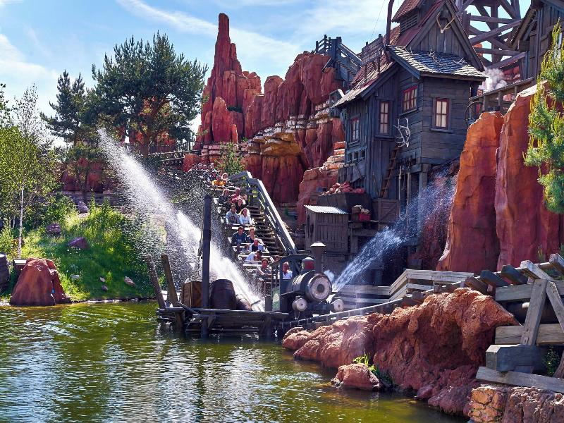 Disneyland Hotel image