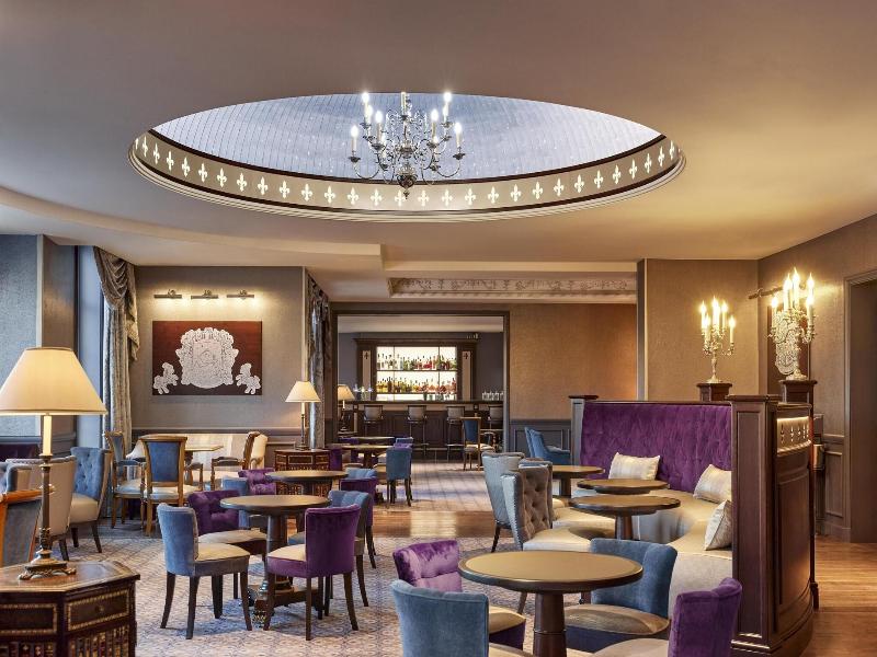 Disneyland Hotel image