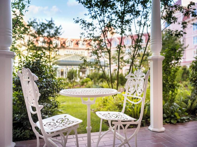 Disneyland Hotel image