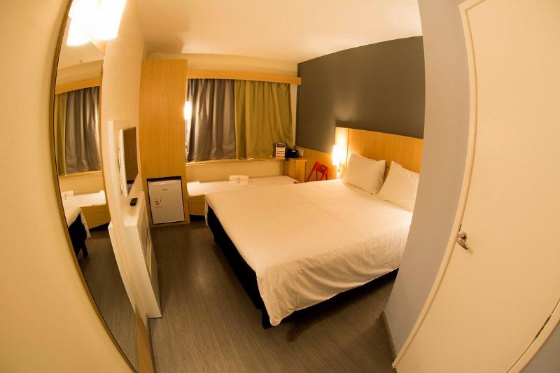Bed room