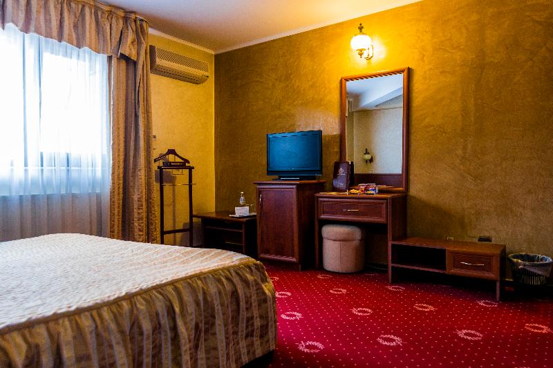 Hotel Golden House image