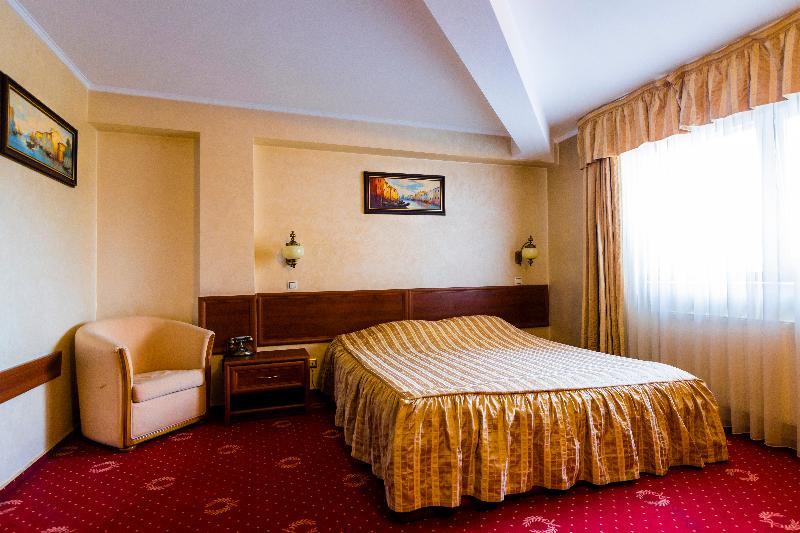 Hotel Golden House image