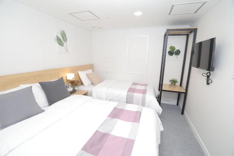 Line Hotel Myeongdong image
