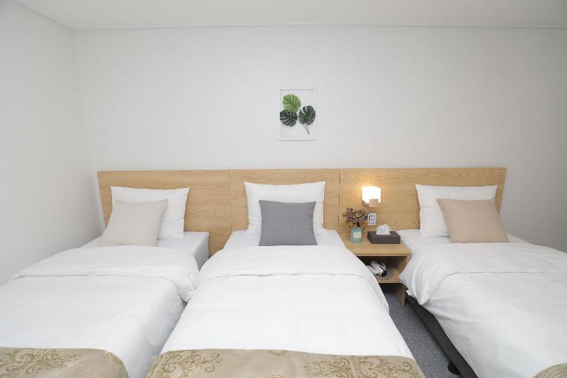 Line Hotel Myeongdong image