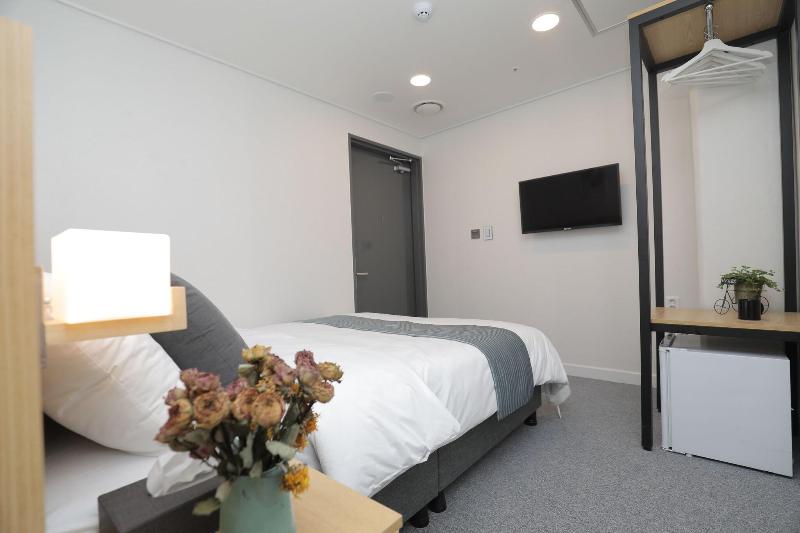 Line Hotel Myeongdong image