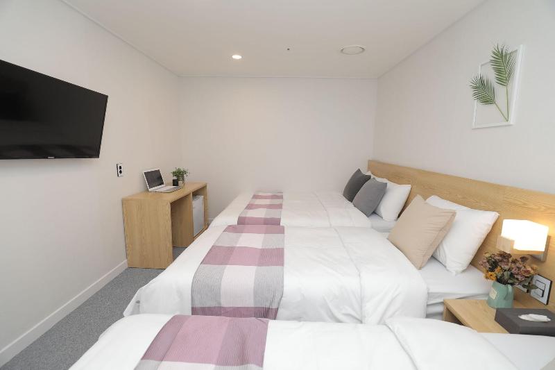 Line Hotel Myeongdong image
