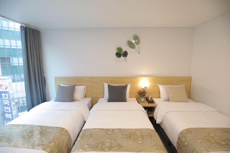 Line Hotel Myeongdong image