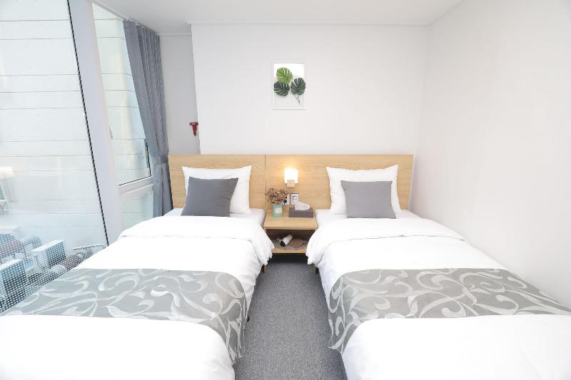 Line Hotel Myeongdong image