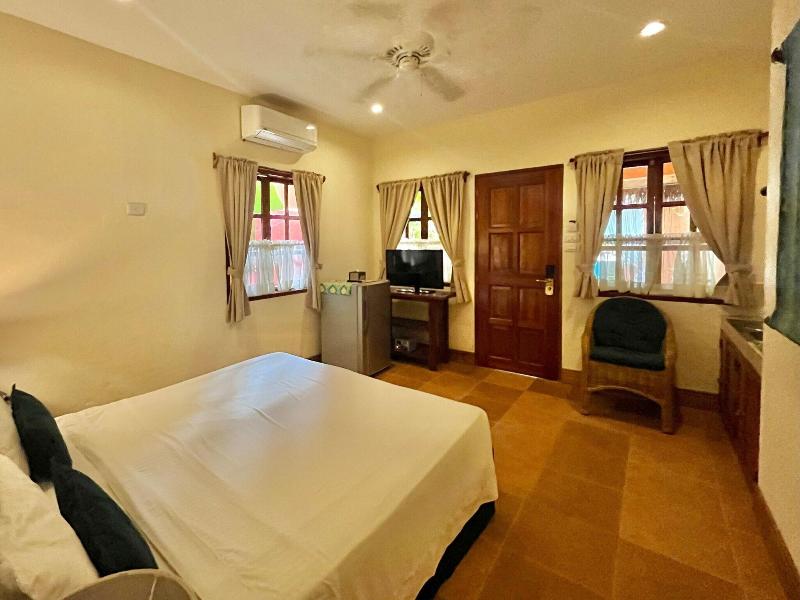 Coco Grove Beach Resort image