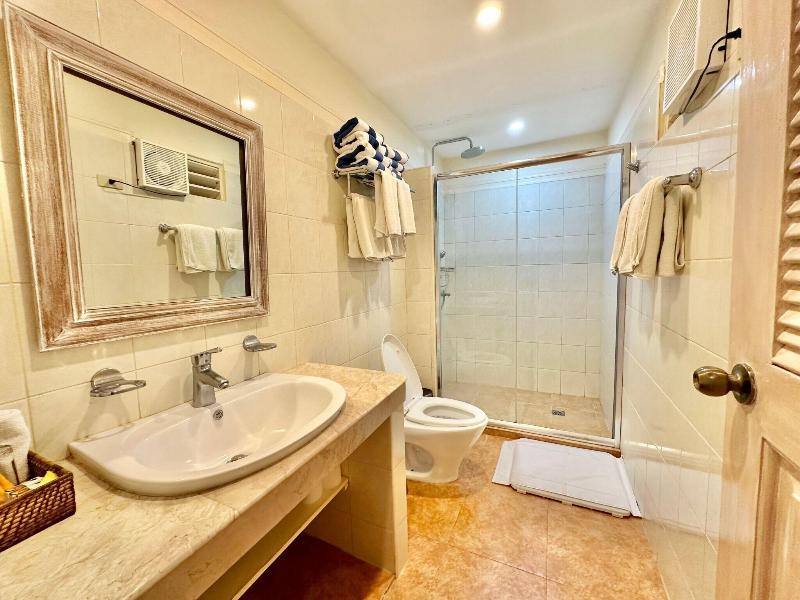 Coco Grove Beach Resort image