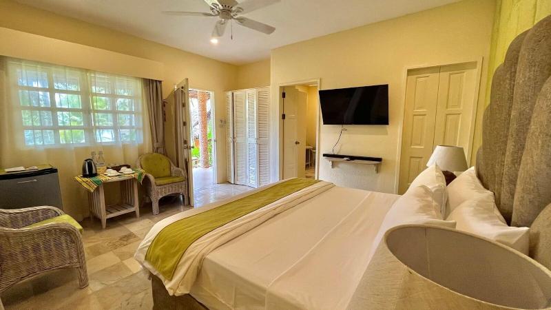 Coco Grove Beach Resort image