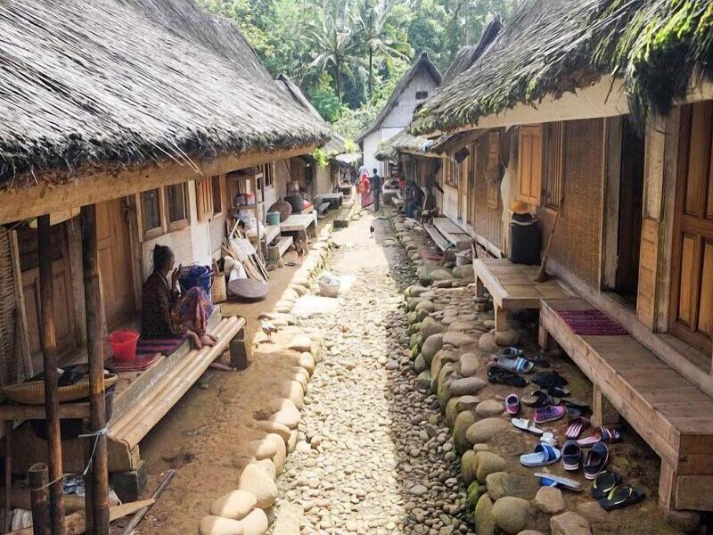 Mandalawangi Hotel
