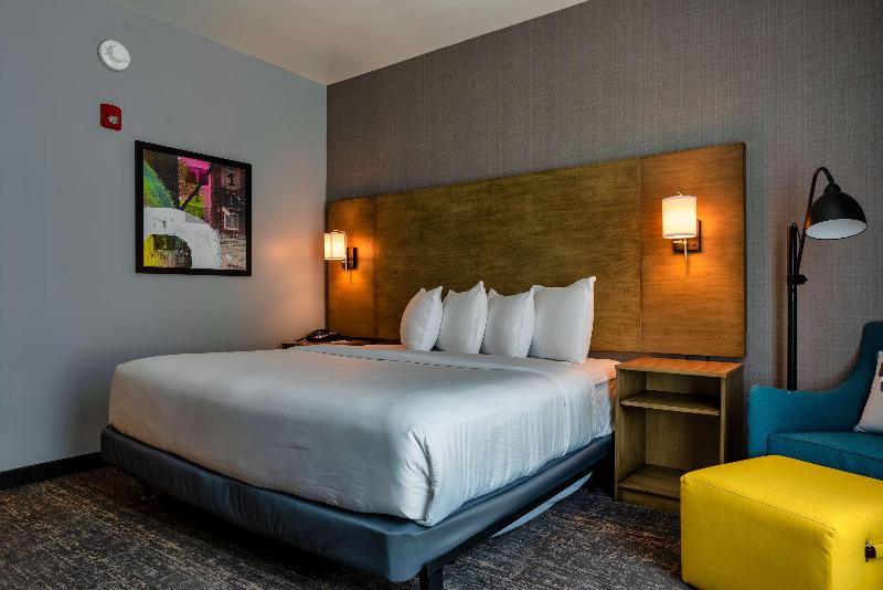 Bed room