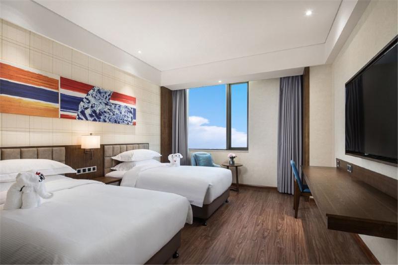 Ramada By Wyndham Baoji Jintai image