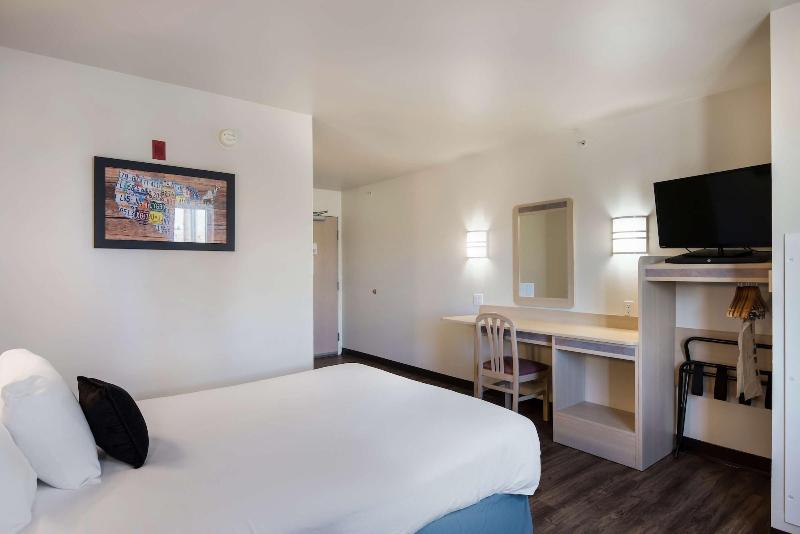 Red Lion Inn & Suites Butte image