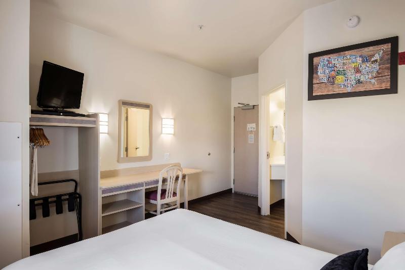Red Lion Inn & Suites Butte image