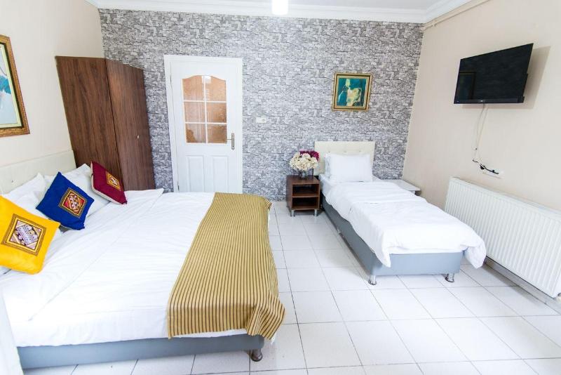 White Palace Apart image