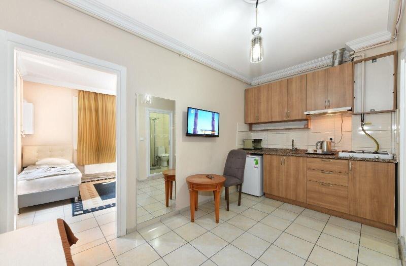 White Palace Apart image