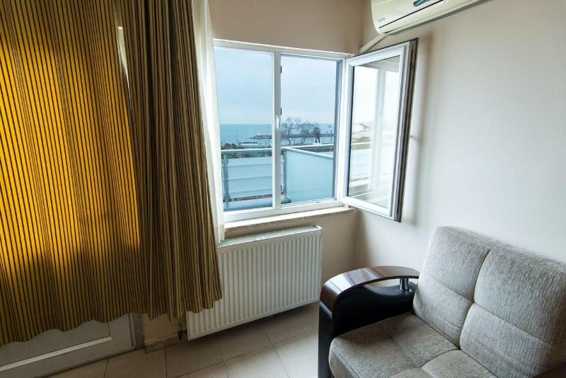 White Palace Apart image