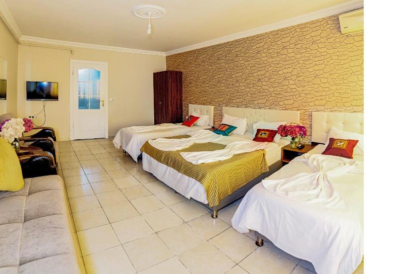 White Palace Apart image