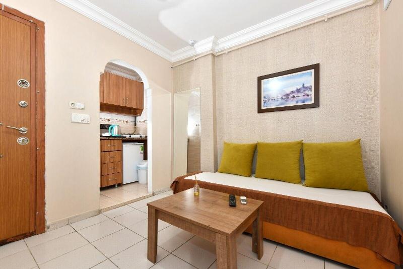 White Palace Apart image