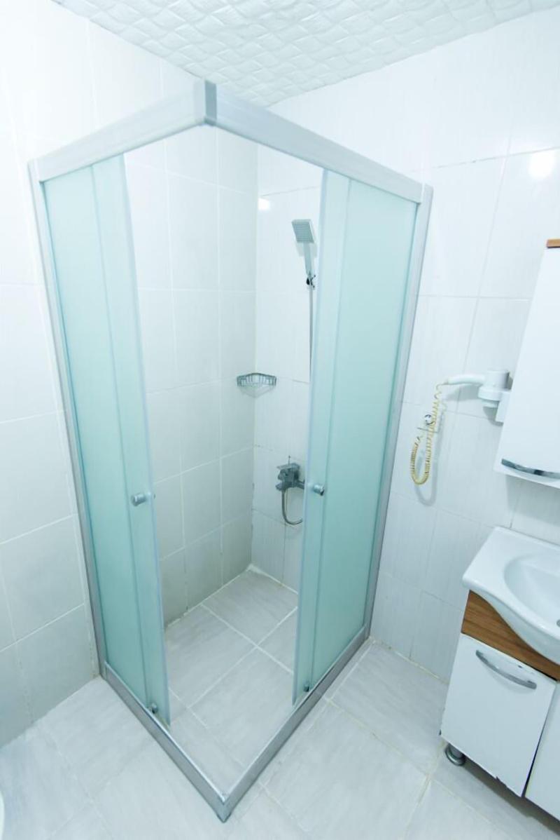 White Palace Apart image