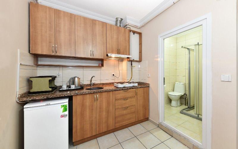 White Palace Apart image