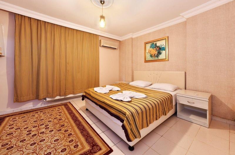 White Palace Apart image