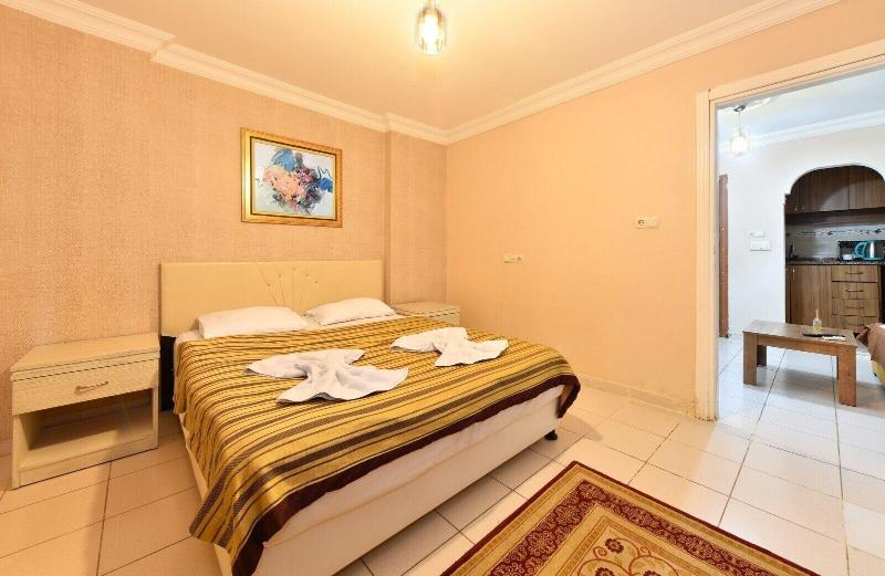 White Palace Apart image